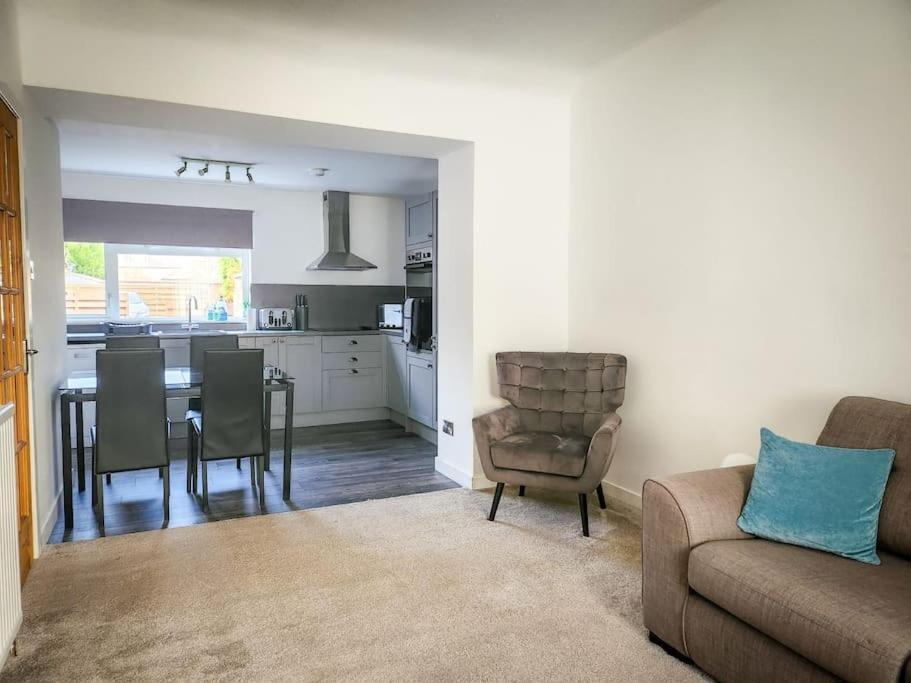Central 2-Bedroom Bunglow With Double Sofa Bed Carnoustie Eksteriør billede
