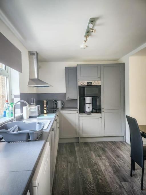 Central 2-Bedroom Bunglow With Double Sofa Bed Carnoustie Eksteriør billede
